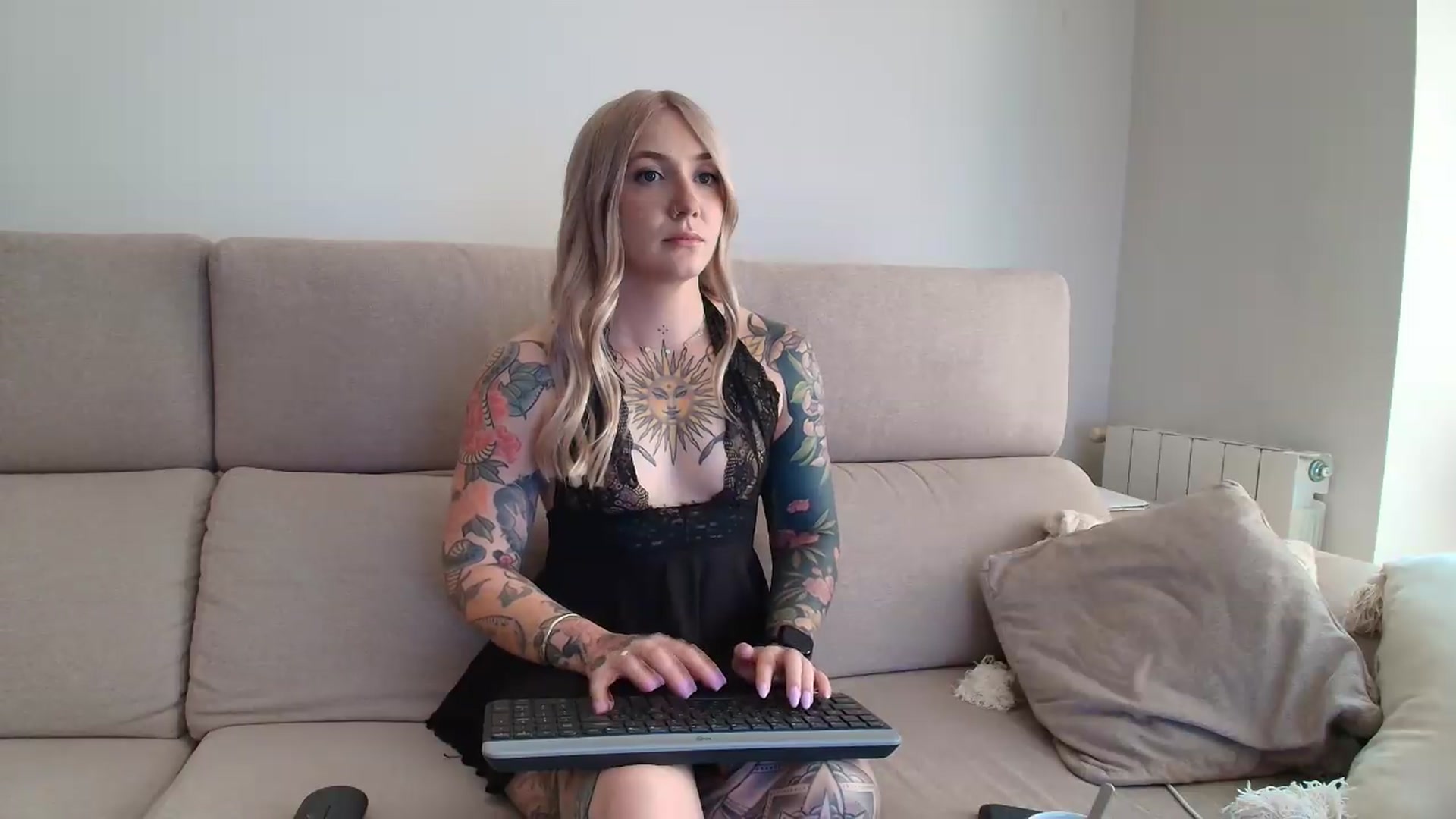 Gallery image thumbnail from Tattoo_bbgirl's myfreecams stream on, 09/05/2026, 13:59 image 6 of 20