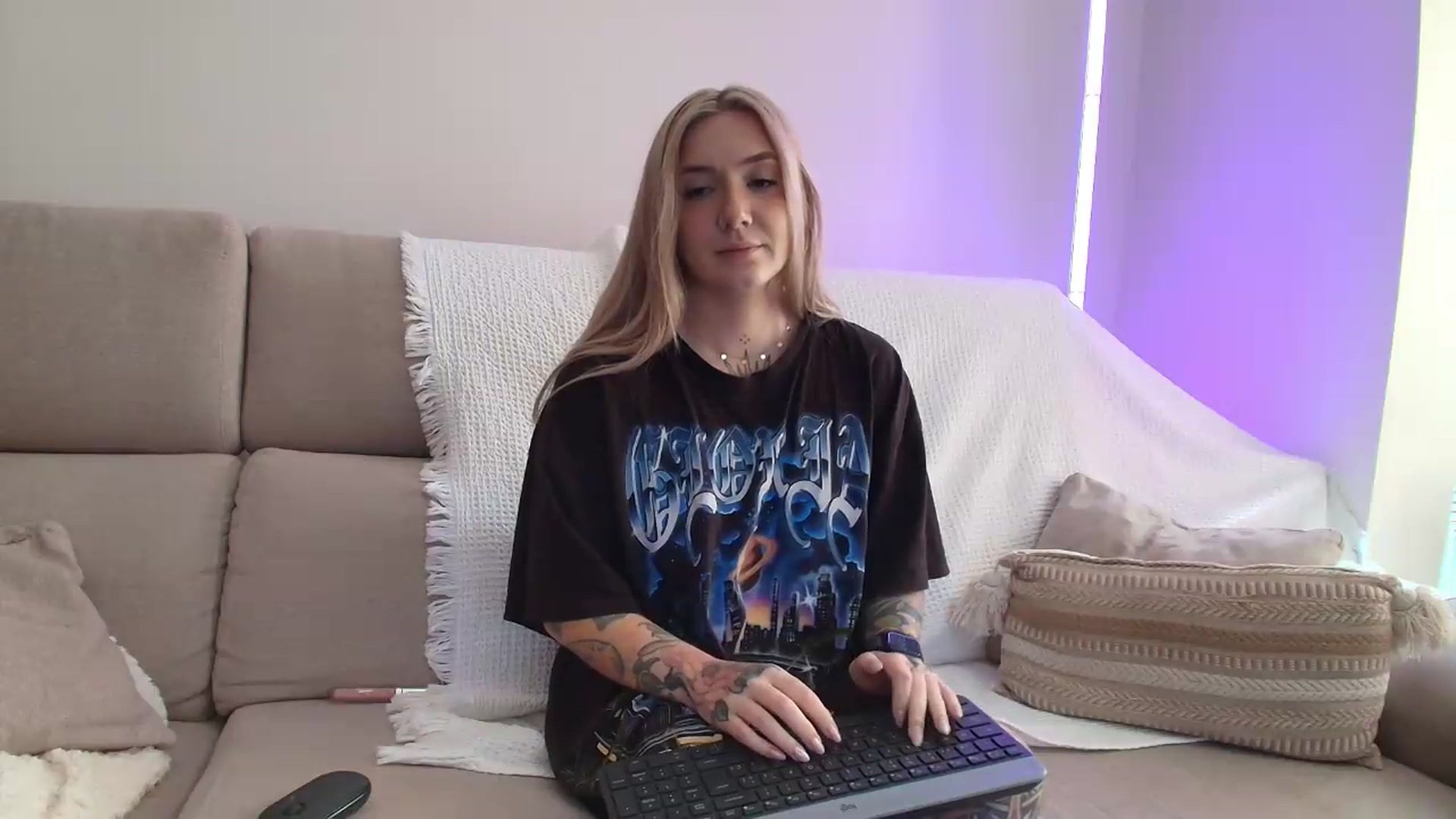 Gallery image thumbnail from Tattoo_bbgirl's myfreecams stream on, 09/23/2026, 13:07 image 16 of 20