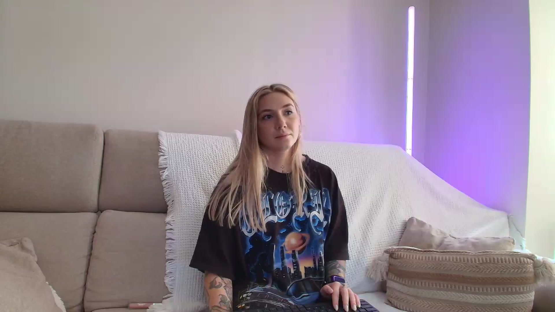 Gallery image thumbnail from Tattoo_bbgirl's myfreecams stream on, 09/23/2026, 13:07 image 11 of 20