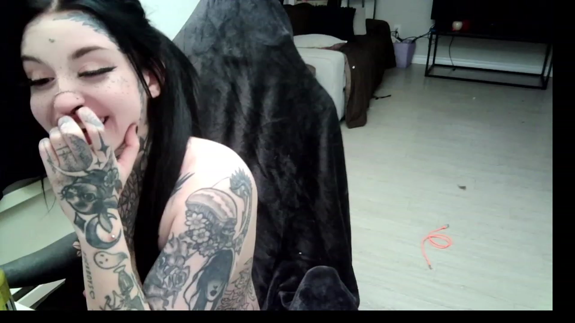 Gallery image thumbnail from Tattoobambi's myfreecams stream on, 12/18/2022, 04:48 image 11 of 20
