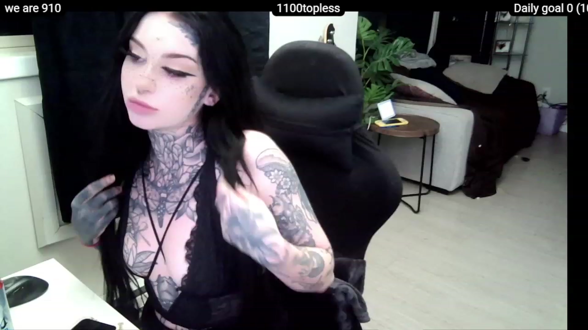 Gallery image thumbnail from Tattoobambi's myfreecams stream on, 12/27/2022, 02:56 image 1 of 20