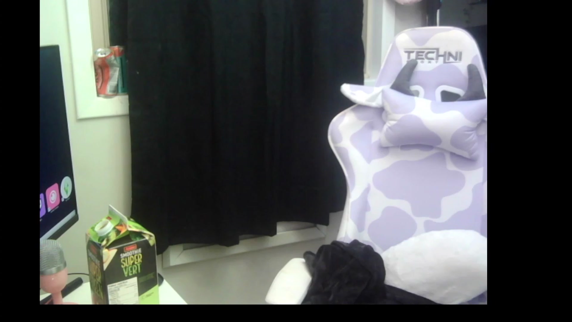 Gallery image thumbnail from Tattoobambi's myfreecams stream on, 03/24/2023, 04:27 image 8 of 20