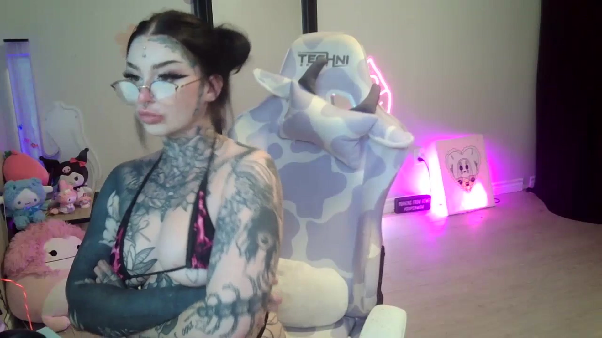 Gallery image thumbnail from Tattoobambi's myfreecams stream on, 07/14/2023, 02:49 image 6 of 20