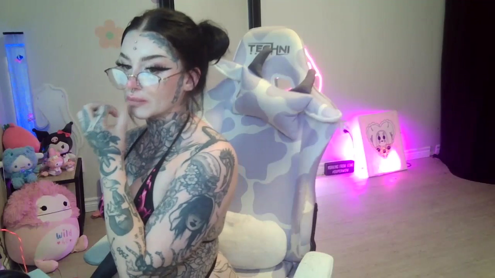 Gallery image thumbnail from Tattoobambi's myfreecams stream on, 07/14/2023, 02:49 image 5 of 20