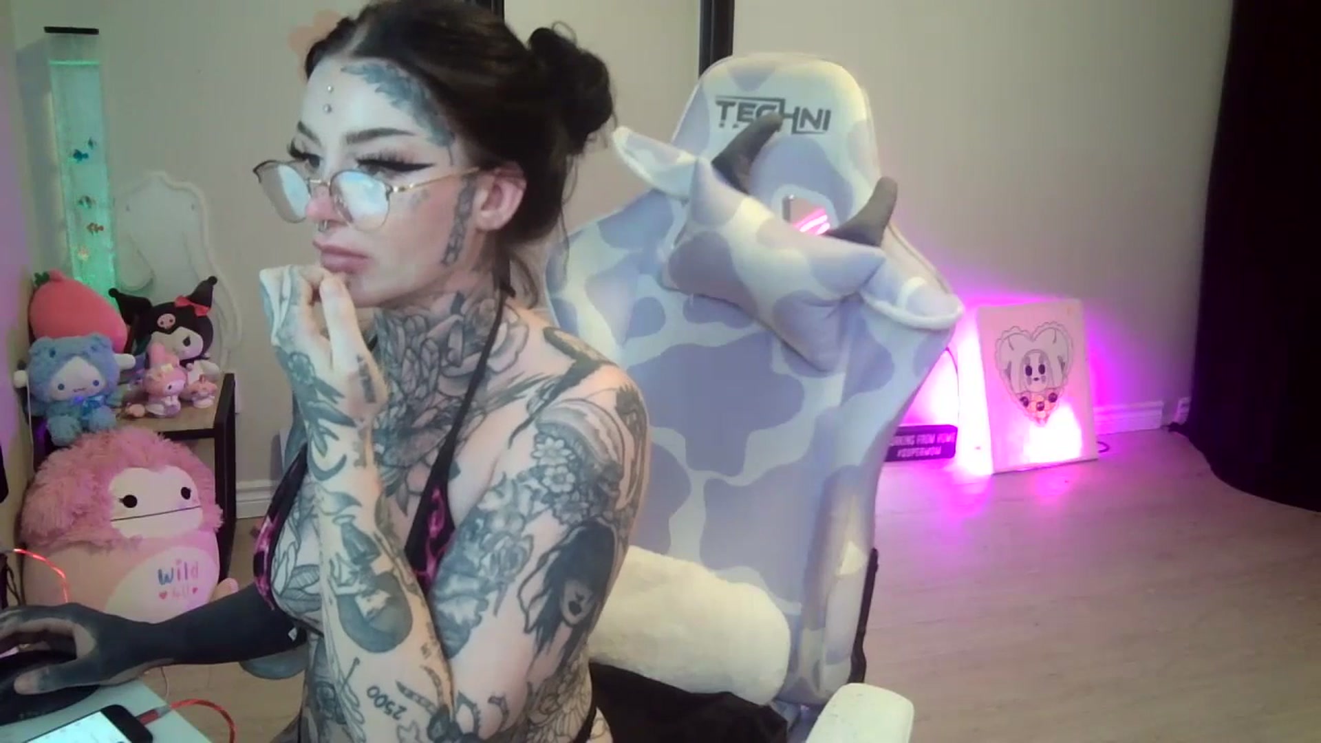Gallery image thumbnail from Tattoobambi's myfreecams stream on, 07/14/2023, 02:49 image 10 of 20