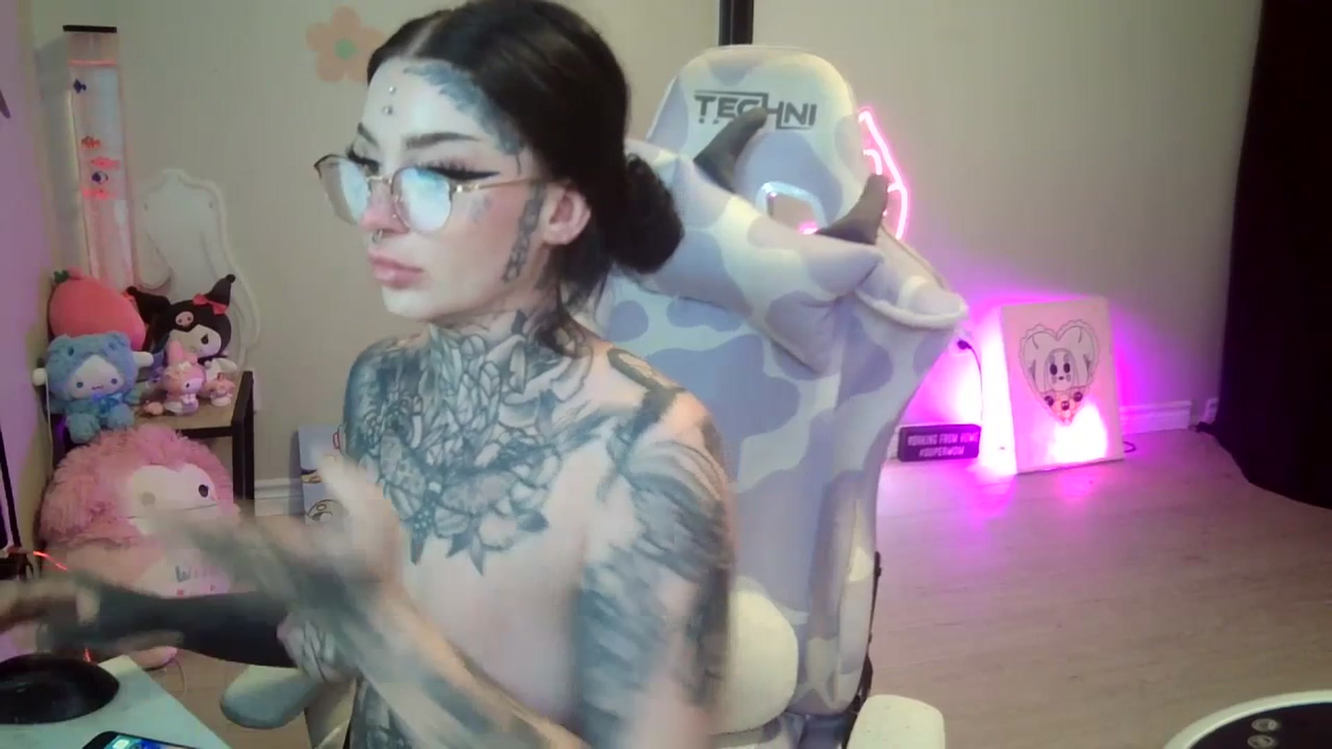 Gallery image thumbnail from Tattoobambi's myfreecams stream on, 07/14/2023, 03:44 image 19 of 20