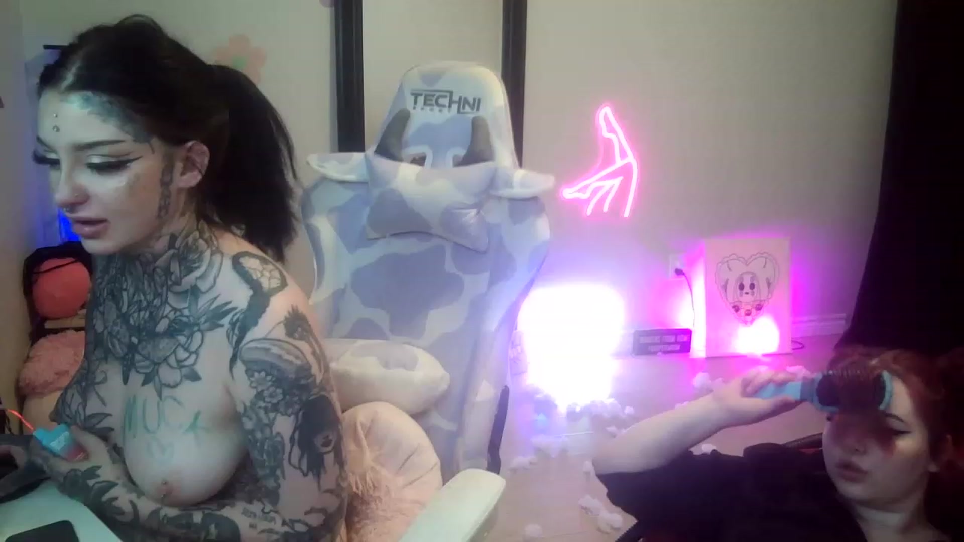 Gallery image thumbnail from Tattoobambi's myfreecams stream on, 07/15/2023, 07:24 image 20 of 20