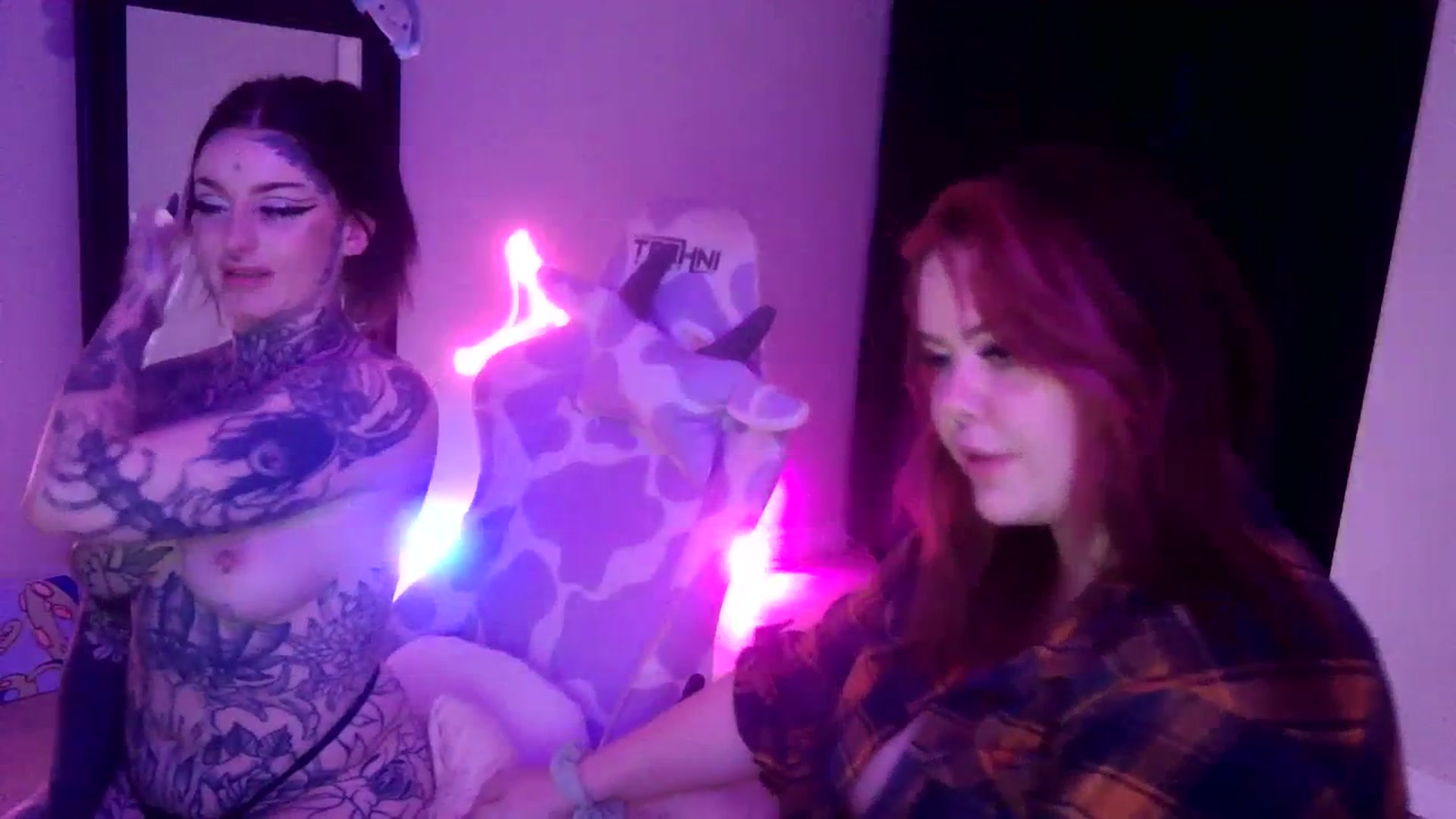 Gallery image thumbnail from Tattoobambi's myfreecams stream on, 07/19/2023, 07:56 image 5 of 20