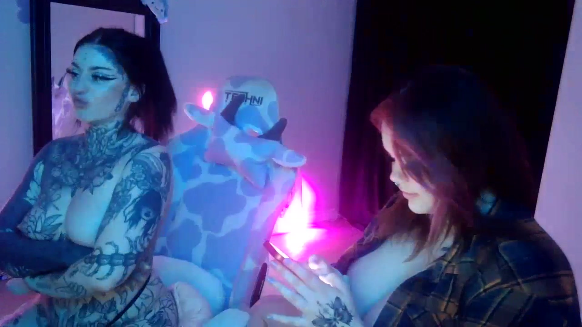 Gallery image thumbnail from Tattoobambi's myfreecams stream on, 07/19/2023, 07:56 image 7 of 20