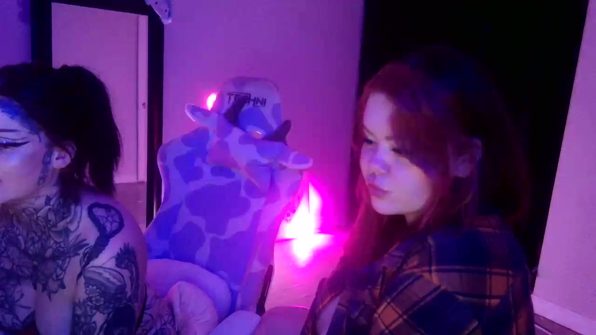 Gallery image thumbnail from Tattoobambi's myfreecams stream on, 07/19/2023, 07:56 image 1 of 20