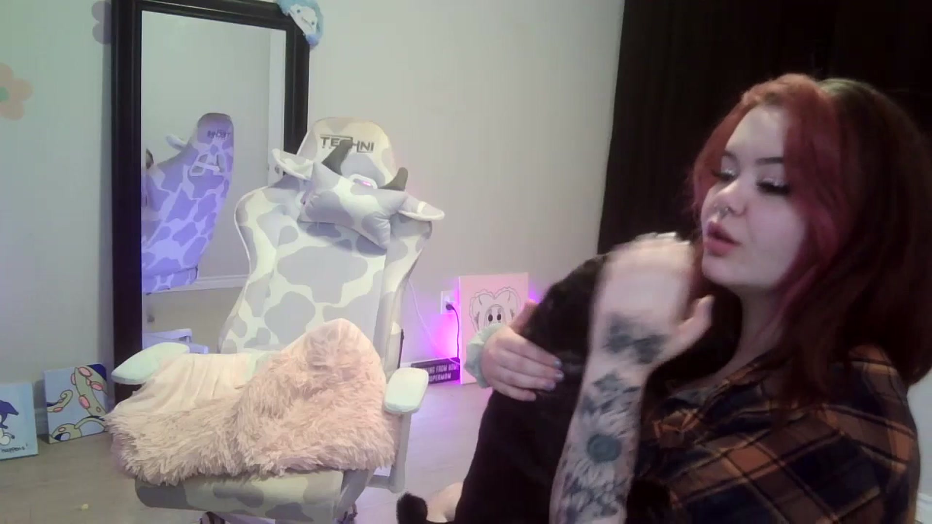 Gallery image thumbnail from Tattoobambi's myfreecams stream on, 07/19/2023, 07:56 image 14 of 20