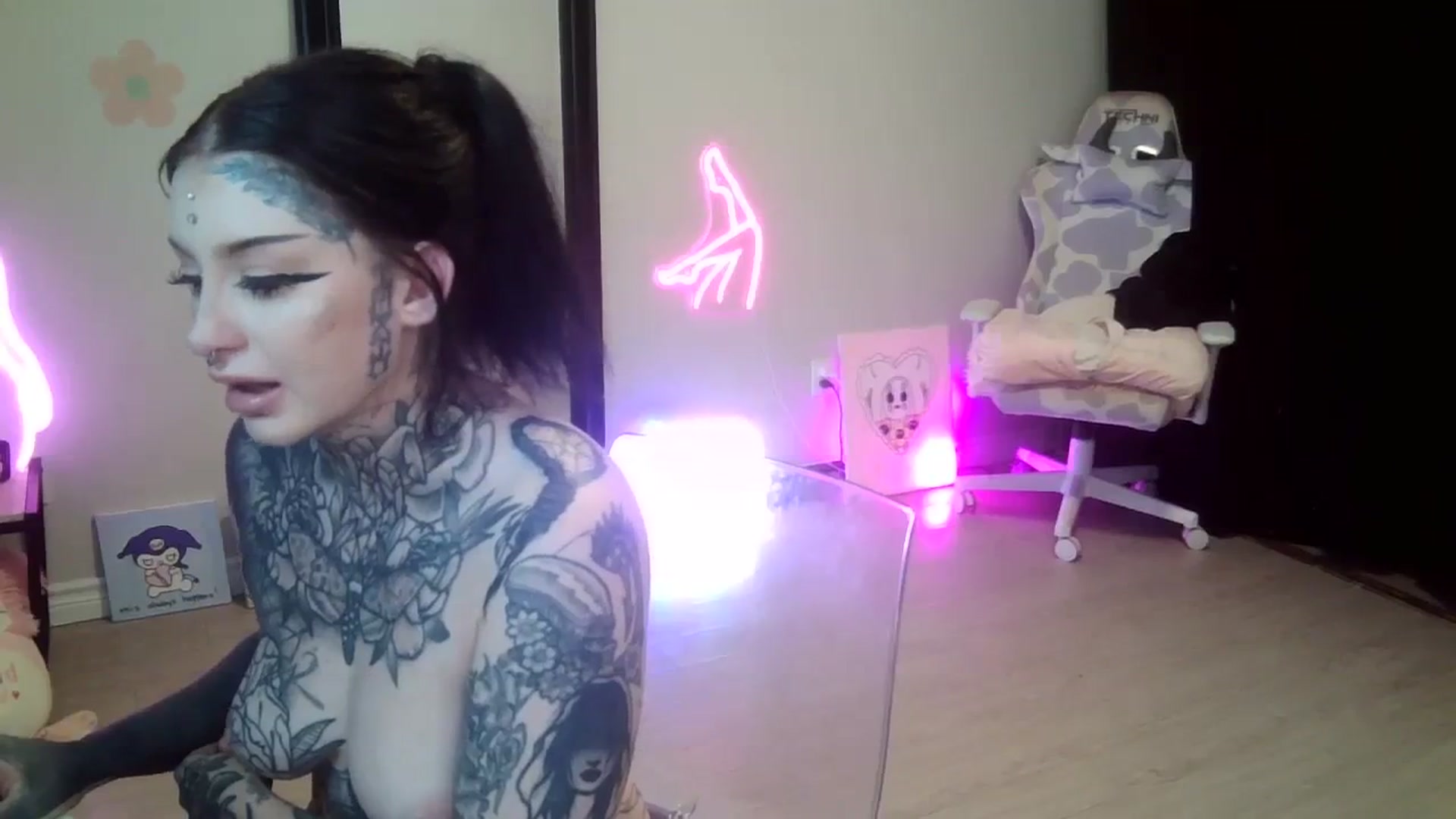 Gallery image thumbnail from Tattoobambi's myfreecams stream on, 07/22/2023, 02:57 image 12 of 20