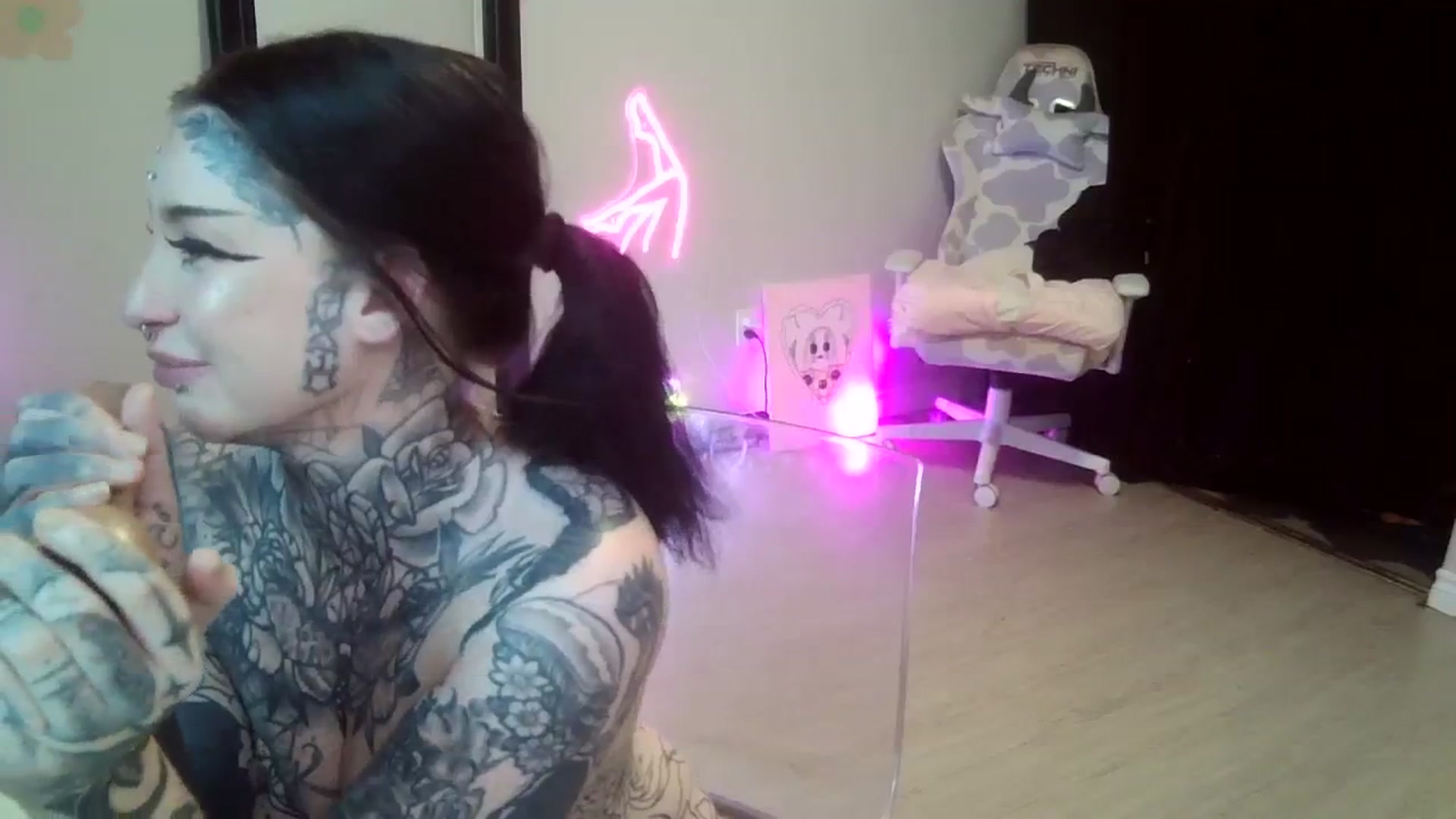 Gallery image thumbnail from Tattoobambi's myfreecams stream on, 07/22/2023, 02:57 image 16 of 20
