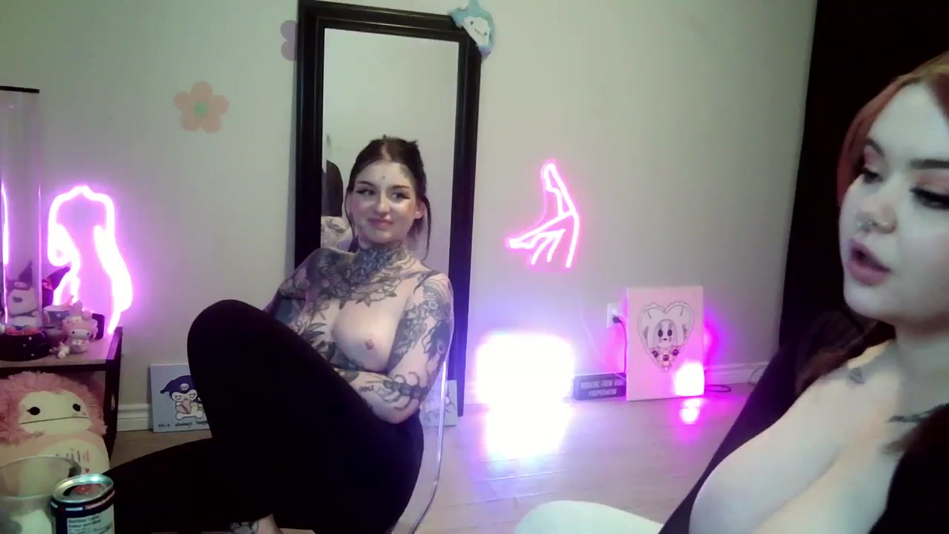 Gallery image thumbnail from Tattoobambi's myfreecams stream on, 07/22/2023, 06:48 image 3 of 20