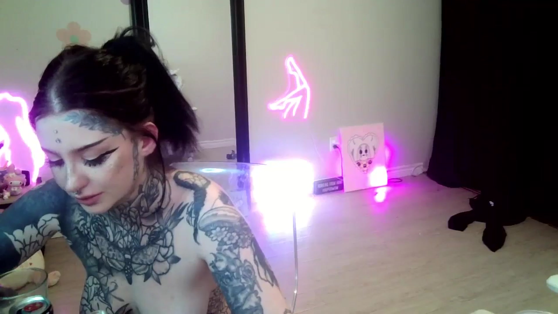 Gallery image thumbnail from Tattoobambi's myfreecams stream on, 07/22/2023, 06:48 image 11 of 20