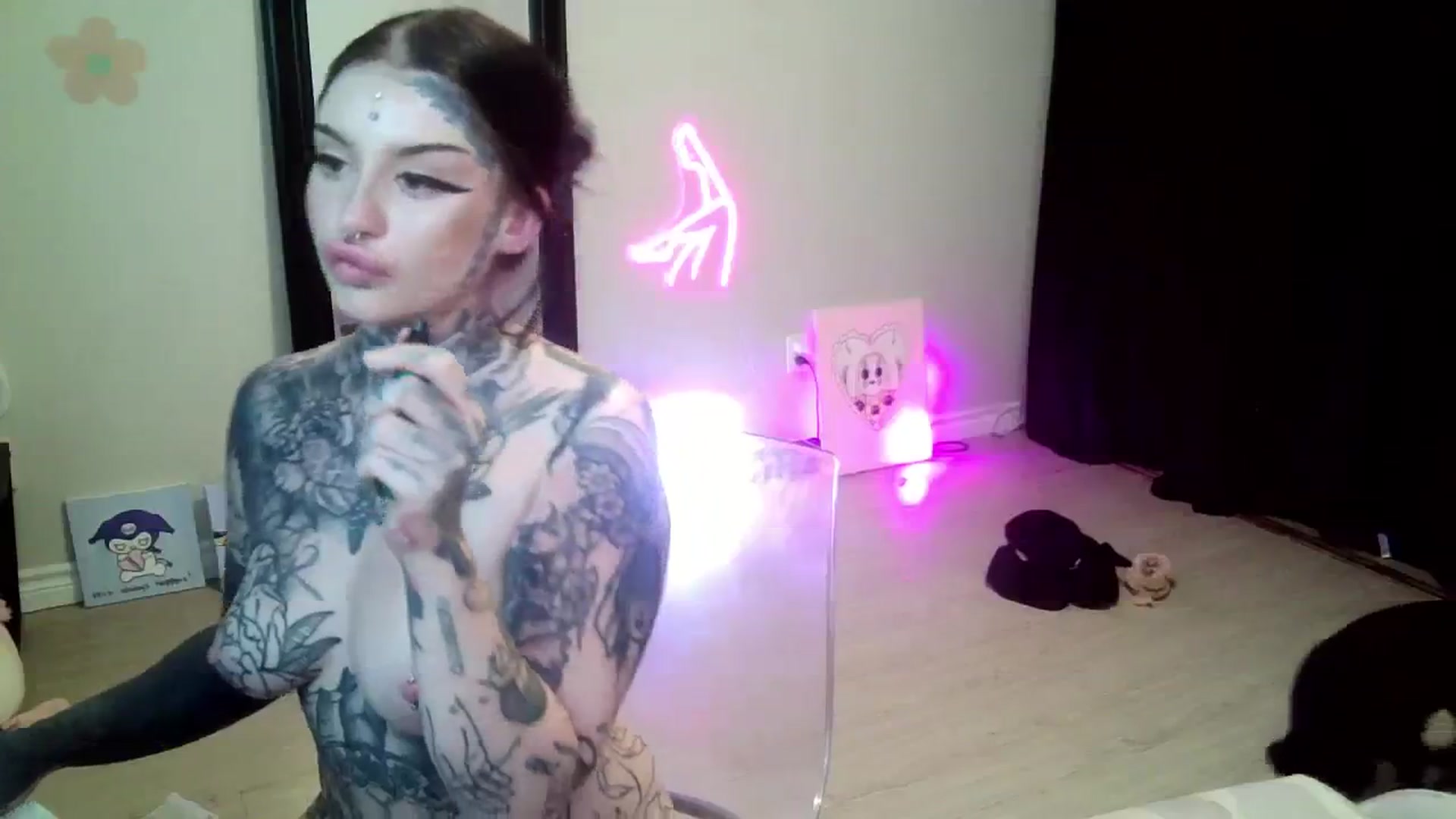 Gallery image thumbnail from Tattoobambi's myfreecams stream on, 07/22/2023, 07:55 image 12 of 20