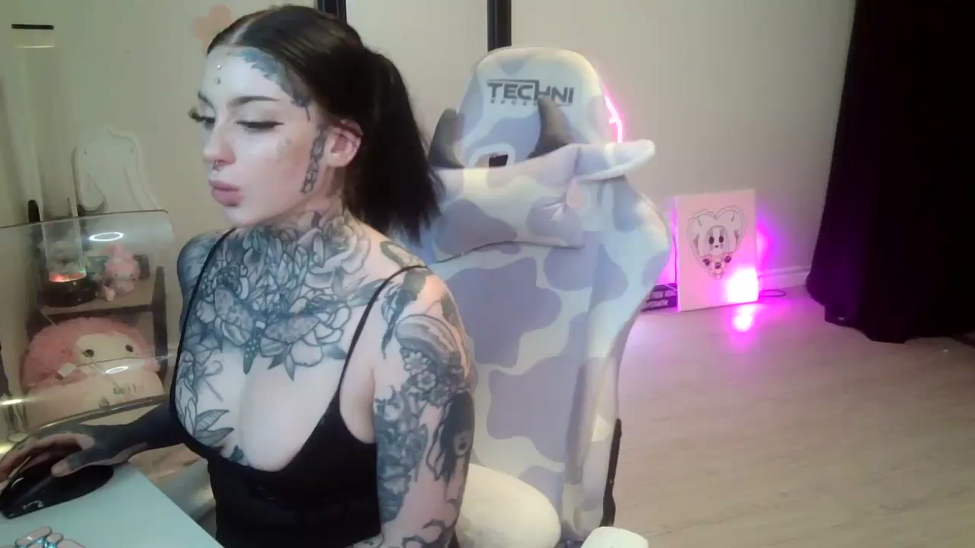 Gallery image thumbnail from Tattoobambi's myfreecams stream on, 07/23/2023, 03:09 image 18 of 20