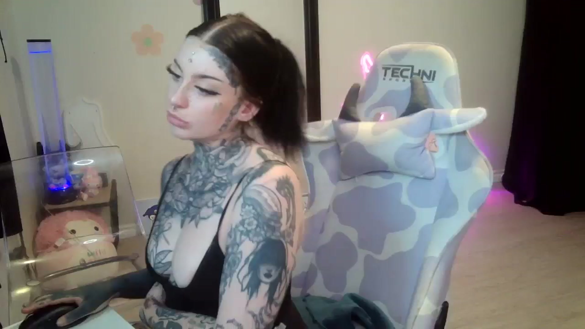 Gallery image thumbnail from Tattoobambi's myfreecams stream on, 07/23/2023, 03:09 image 20 of 20