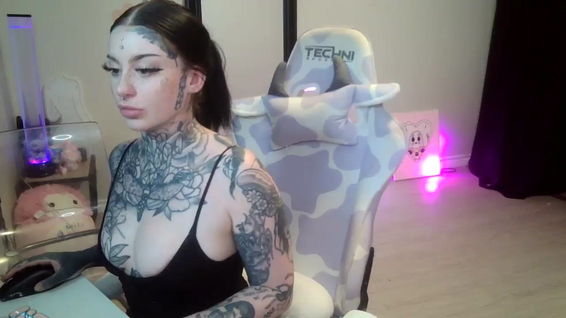 Gallery image thumbnail from Tattoobambi's myfreecams stream on, 07/23/2023, 03:09 image 17 of 20