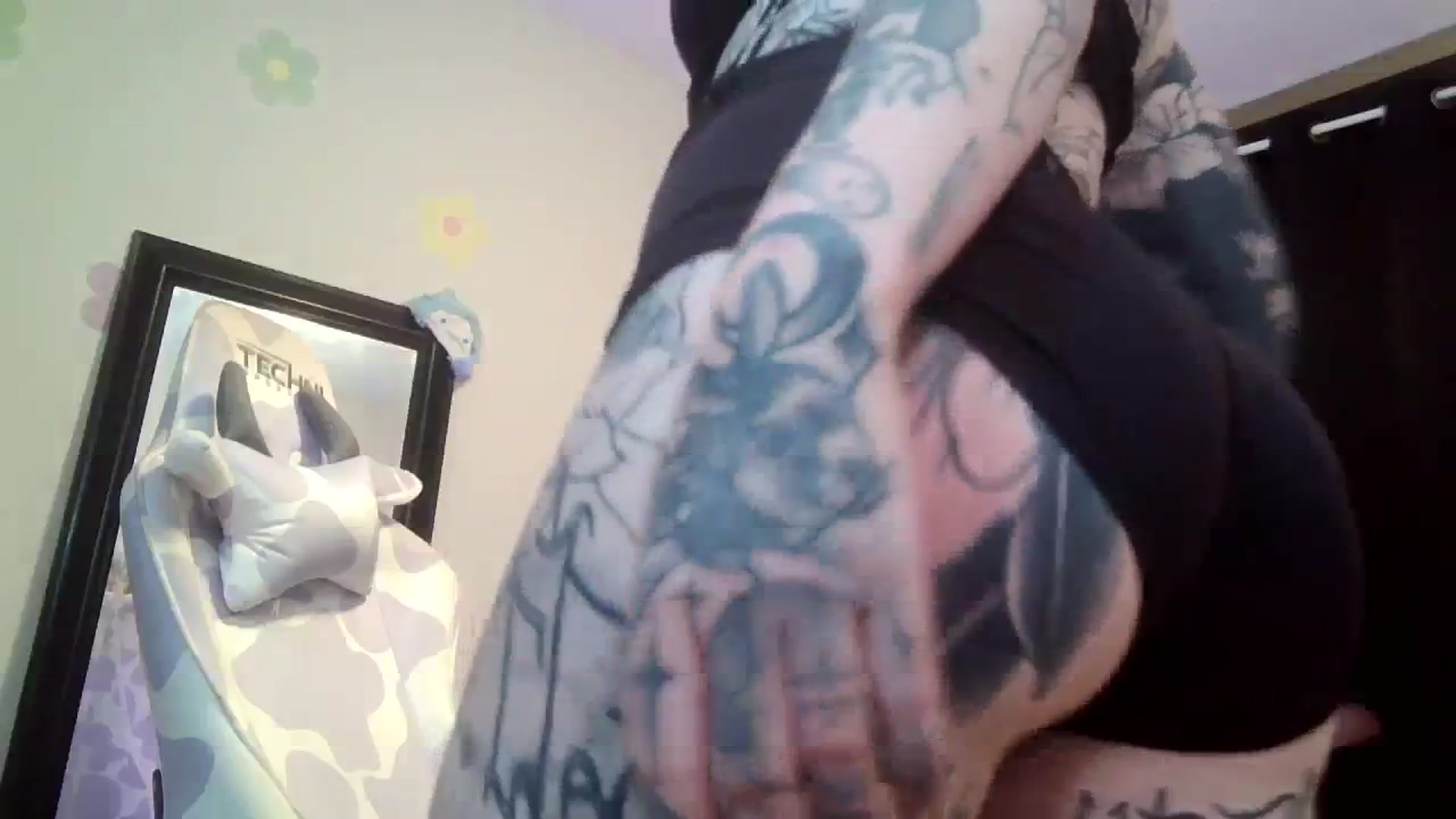 Gallery image thumbnail from Tattoobambi's myfreecams stream on, 07/23/2023, 03:09 image 19 of 20