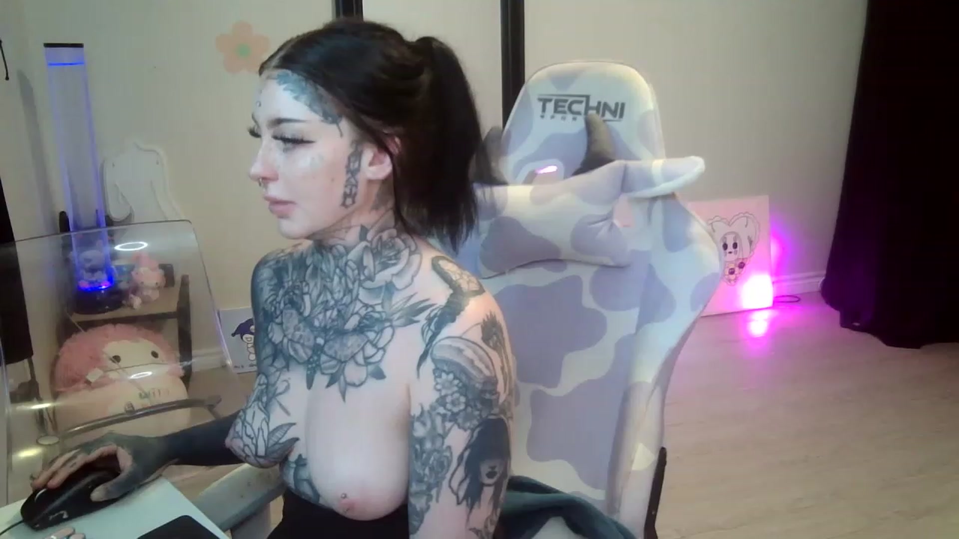 Gallery image thumbnail from Tattoobambi's myfreecams stream on, 07/23/2023, 04:00 image 9 of 20