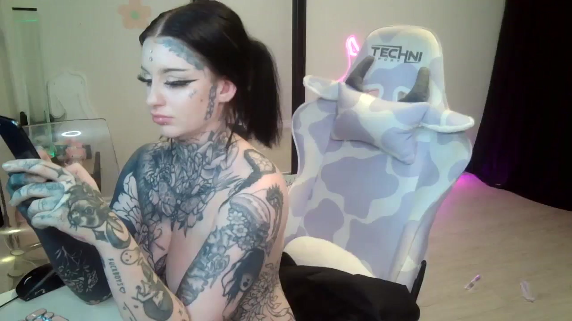 Gallery image thumbnail from Tattoobambi's myfreecams stream on, 07/24/2023, 02:11 image 8 of 20
