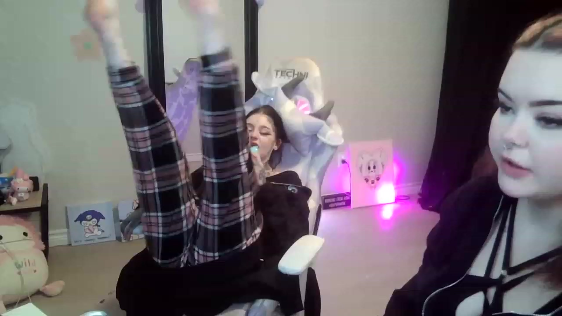 Gallery image thumbnail from Tattoobambi's myfreecams stream on, 07/24/2023, 06:44 image 2 of 20