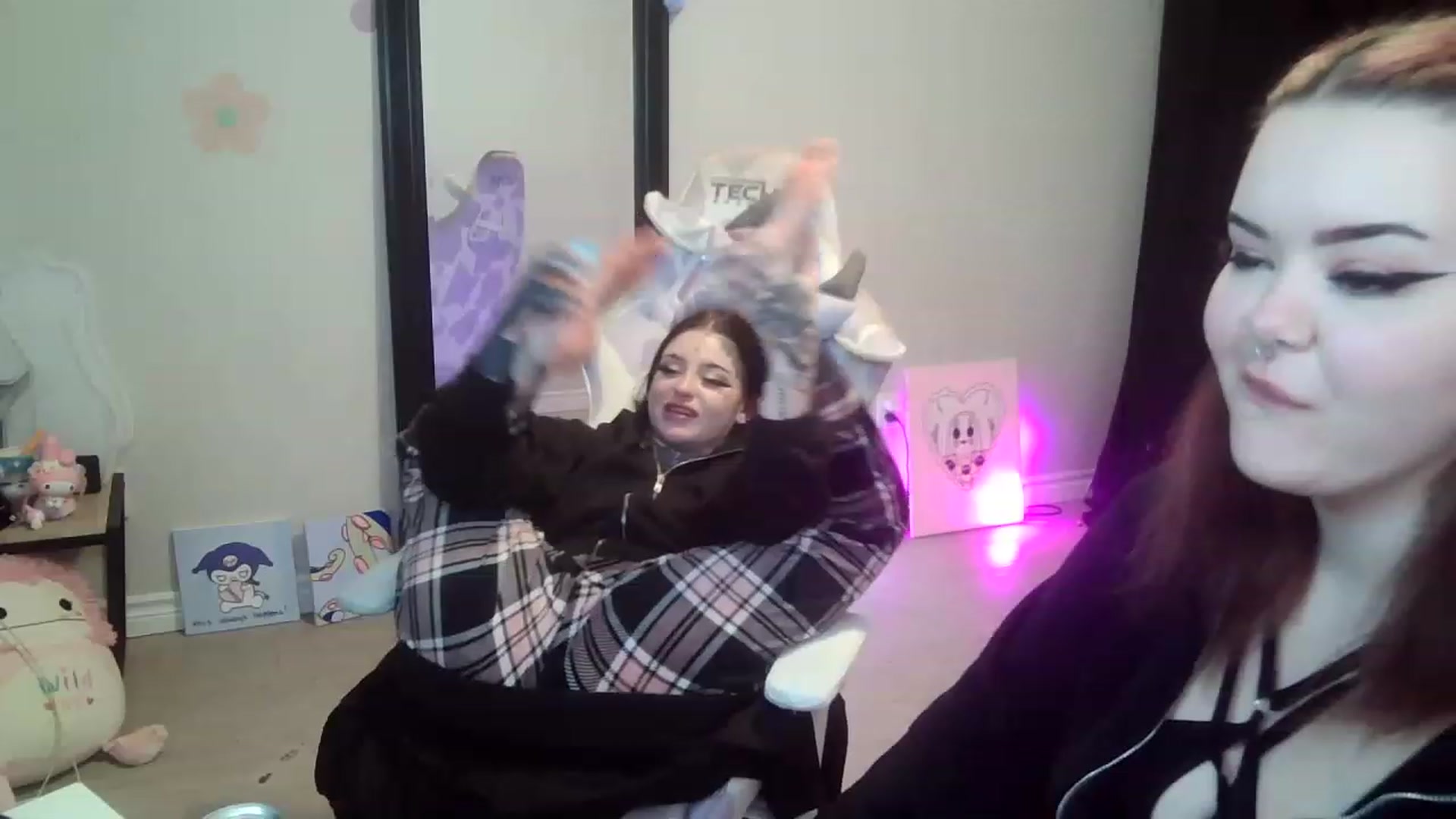 Gallery image thumbnail from Tattoobambi's myfreecams stream on, 07/24/2023, 06:44 image 3 of 20