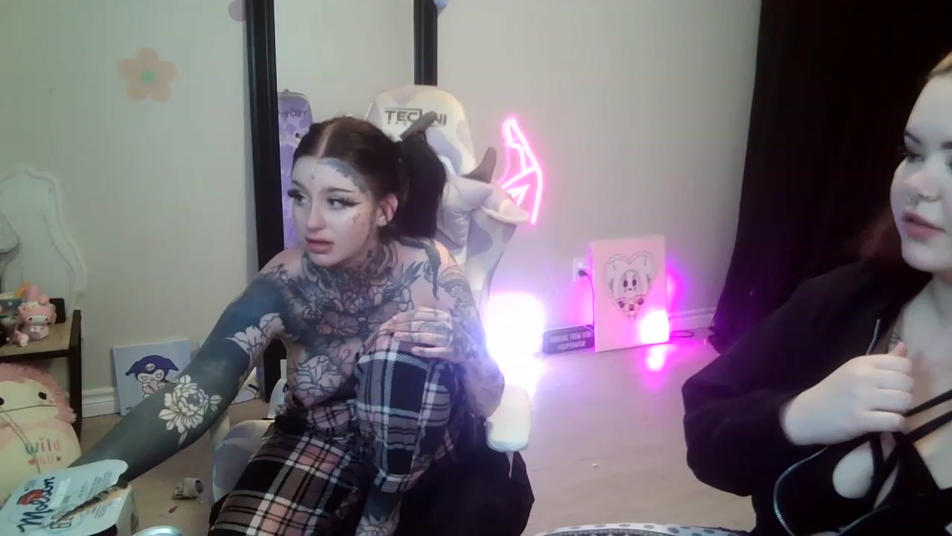 Gallery image thumbnail from Tattoobambi's myfreecams stream on, 07/24/2023, 06:44 image 11 of 20