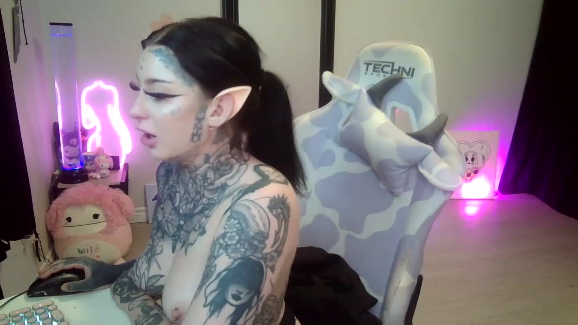 Gallery image thumbnail from Tattoobambi's myfreecams stream on, 07/25/2023, 05:52 image 10 of 20