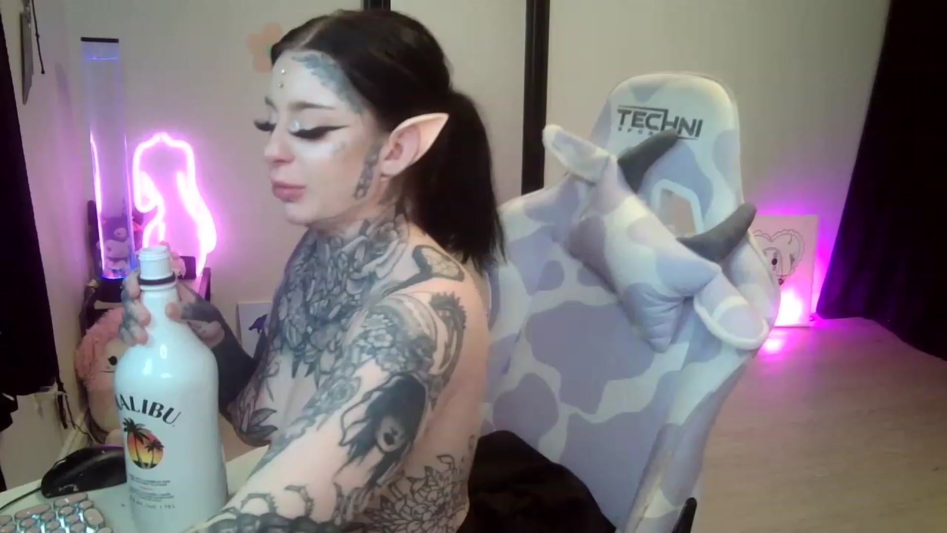 Gallery image thumbnail from Tattoobambi's myfreecams stream on, 07/25/2023, 05:52 image 11 of 20
