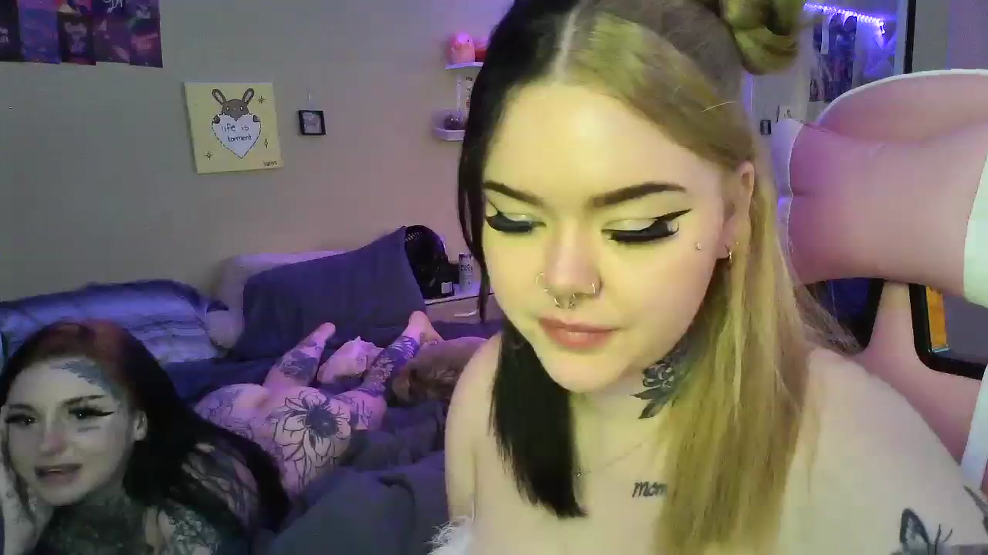 Gallery image thumbnail from Tattoobambi's myfreecams stream on, 12/22/2023, 08:50 image 16 of 20