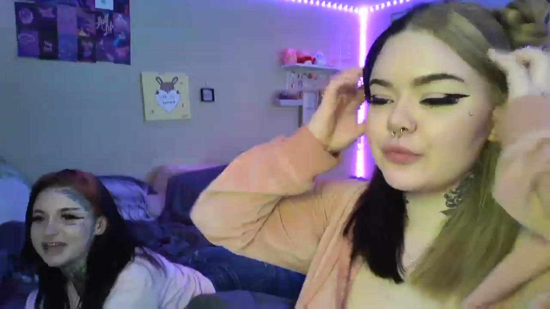 Gallery image thumbnail from Tattoobambi's myfreecams stream on, 12/22/2023, 08:50 image 3 of 20