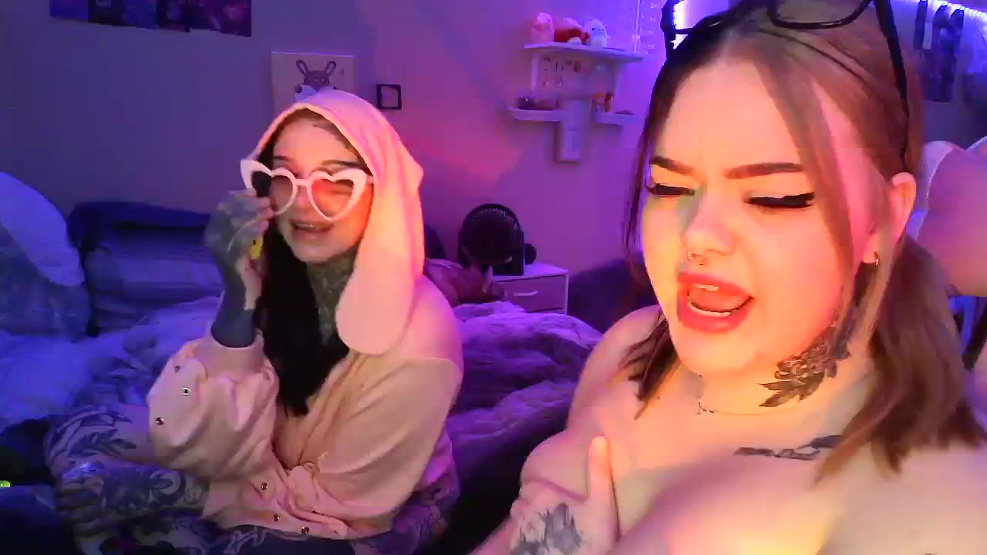 Gallery image thumbnail from Tattoobambi's myfreecams stream on, 12/24/2023, 06:52 image 6 of 20