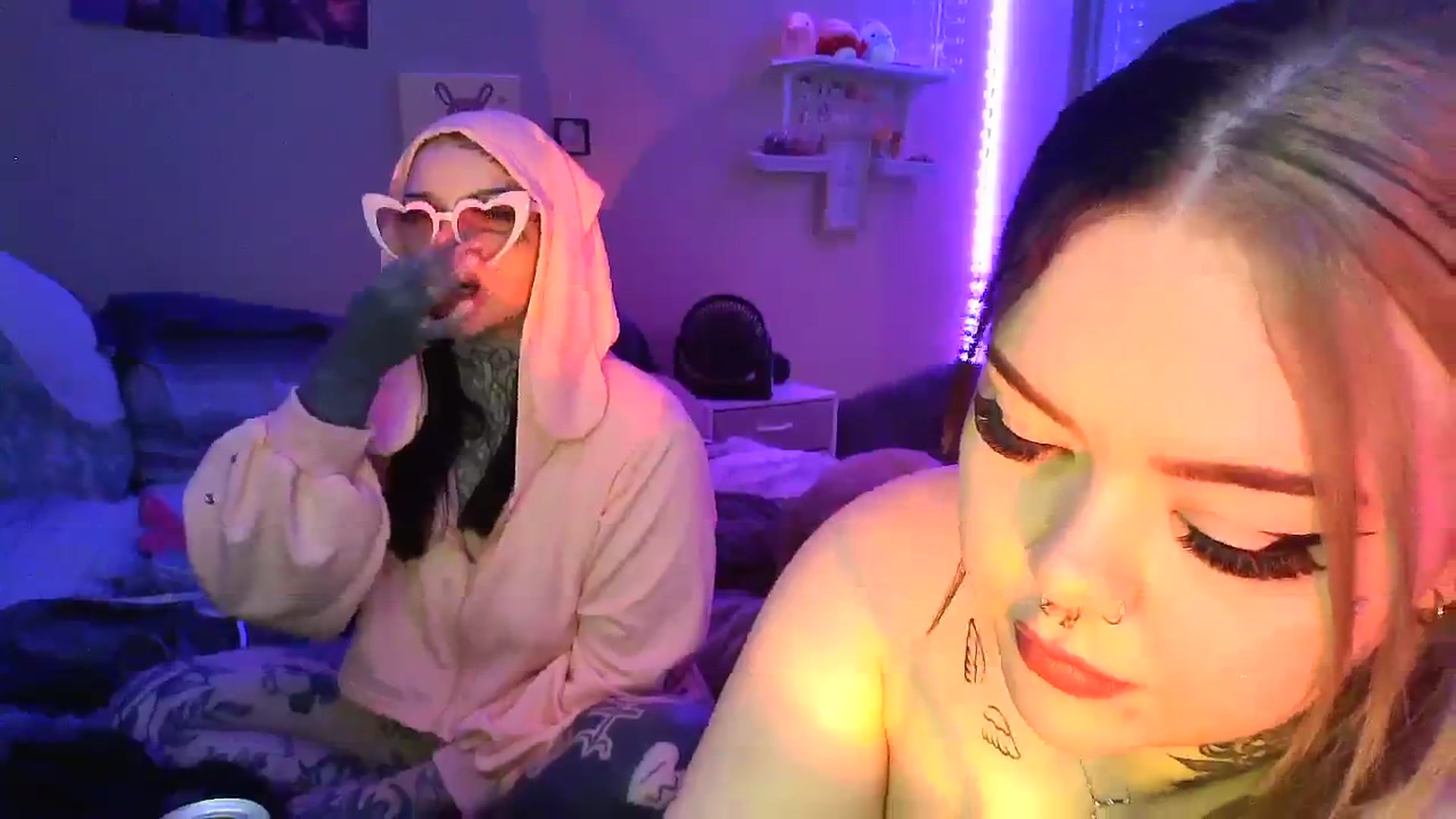 Gallery image thumbnail from Tattoobambi's myfreecams stream on, 12/24/2023, 06:52 image 17 of 20
