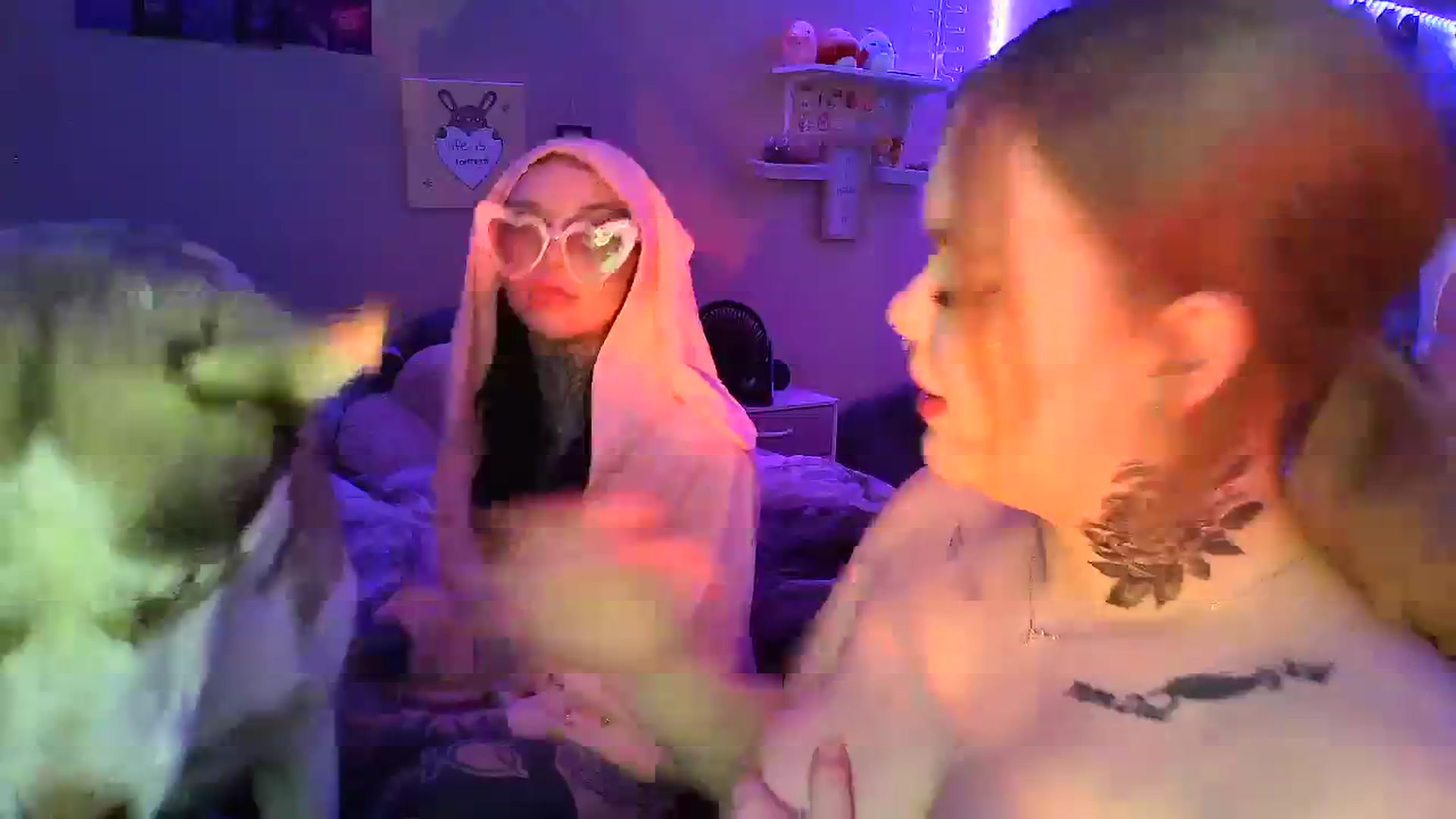 Gallery image thumbnail from Tattoobambi's myfreecams stream on, 12/24/2023, 06:52 image 15 of 20