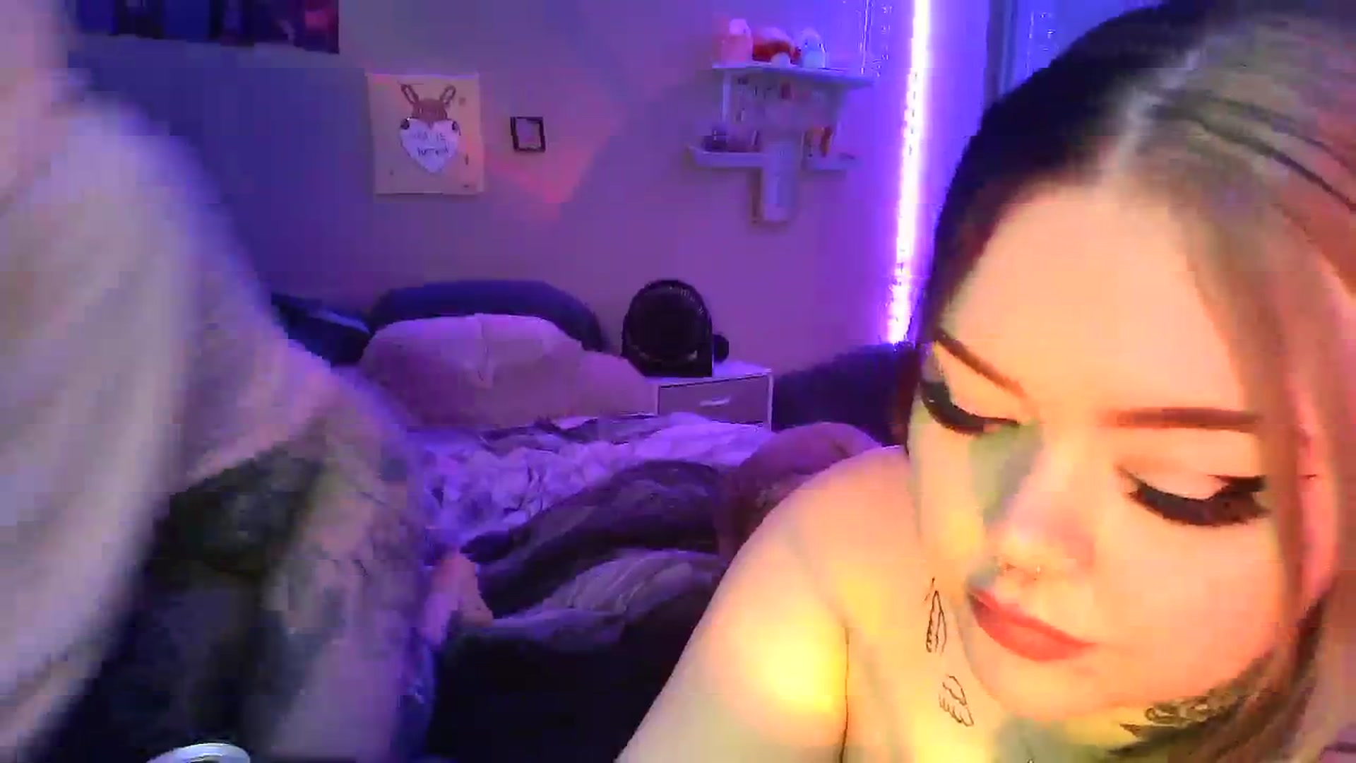 Gallery image thumbnail from Tattoobambi's myfreecams stream on, 12/24/2023, 06:52 image 18 of 20