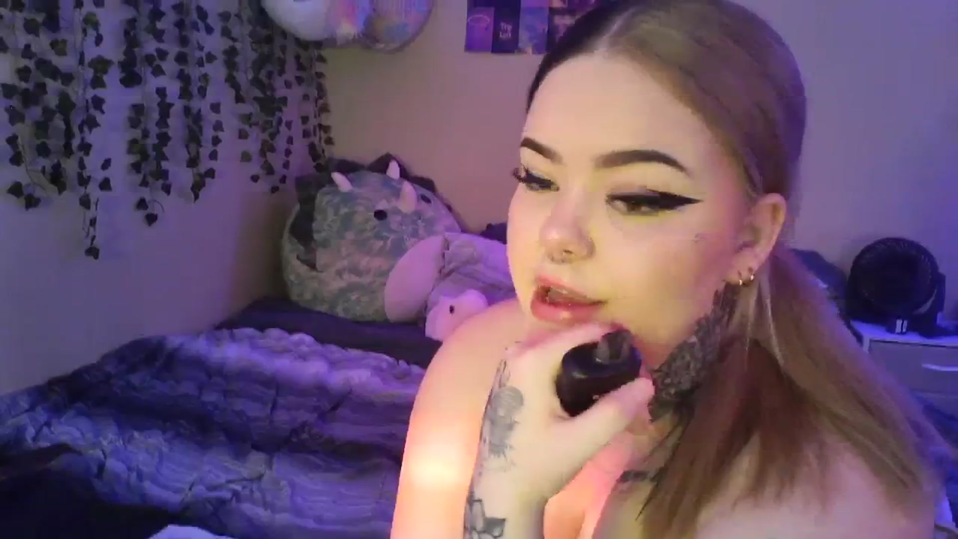 Gallery image thumbnail from Tattoobambi's myfreecams stream on, 12/28/2023, 02:48 image 16 of 20