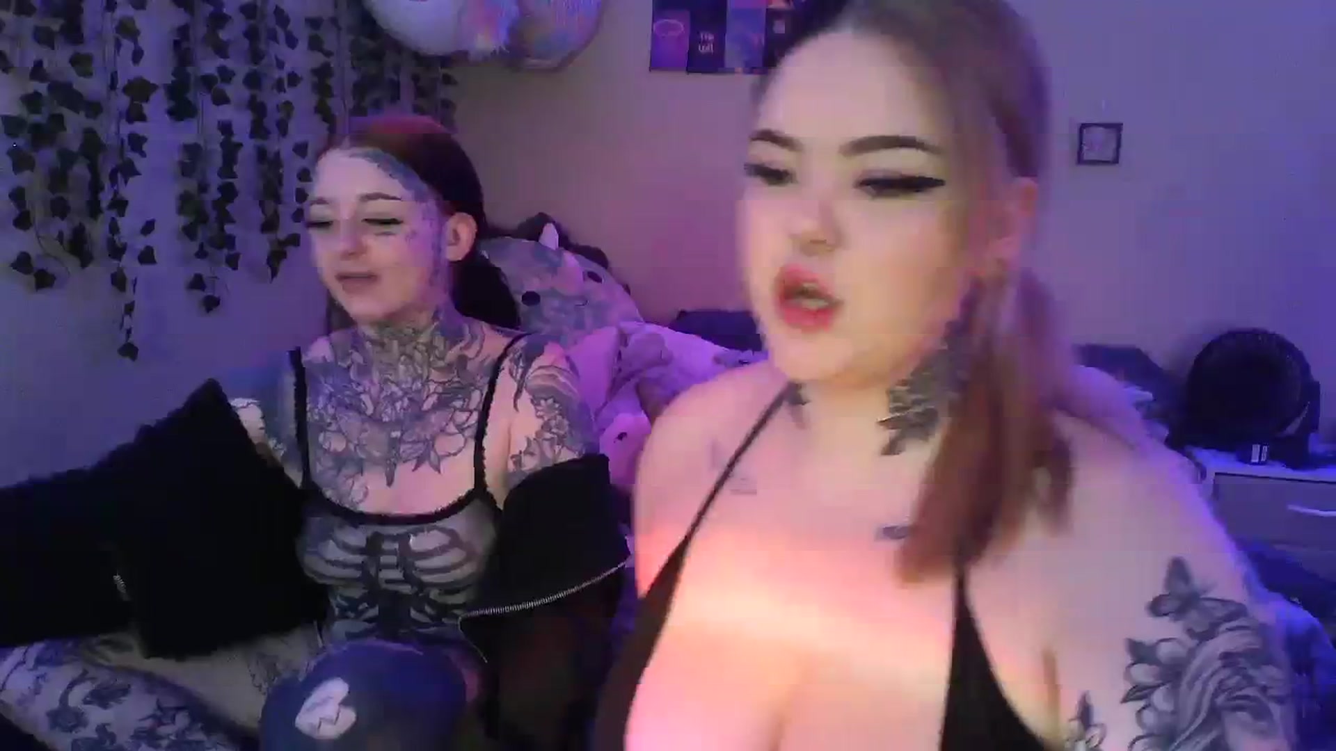 Gallery image thumbnail from Tattoobambi's myfreecams stream on, 12/28/2023, 02:48 image 18 of 20