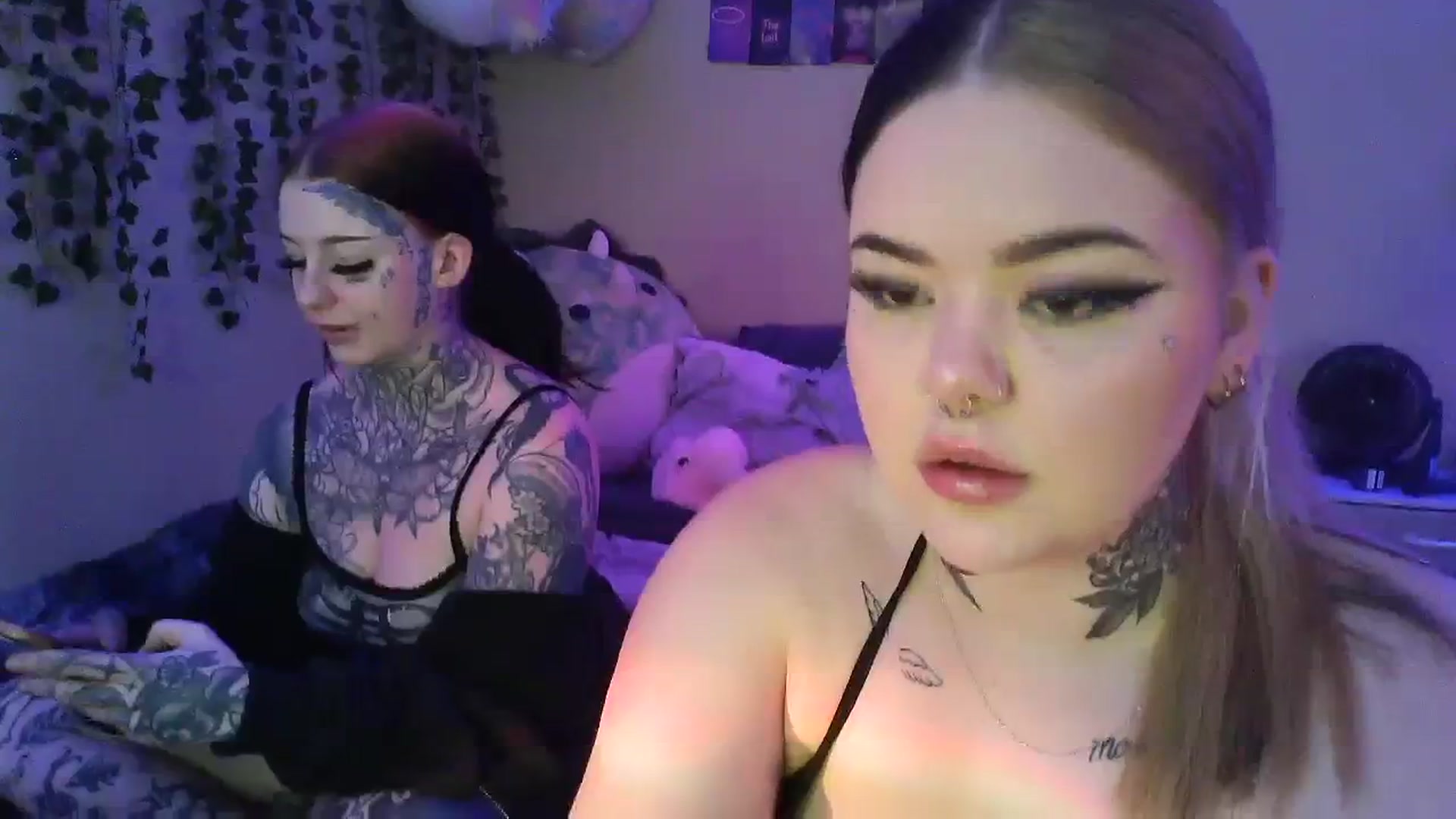 Gallery image thumbnail from Tattoobambi's myfreecams stream on, 12/28/2023, 02:48 image 19 of 20