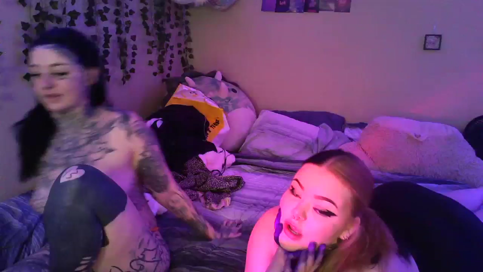 Gallery image thumbnail from Tattoobambi's myfreecams stream on, 12/28/2023, 04:16 image 12 of 20