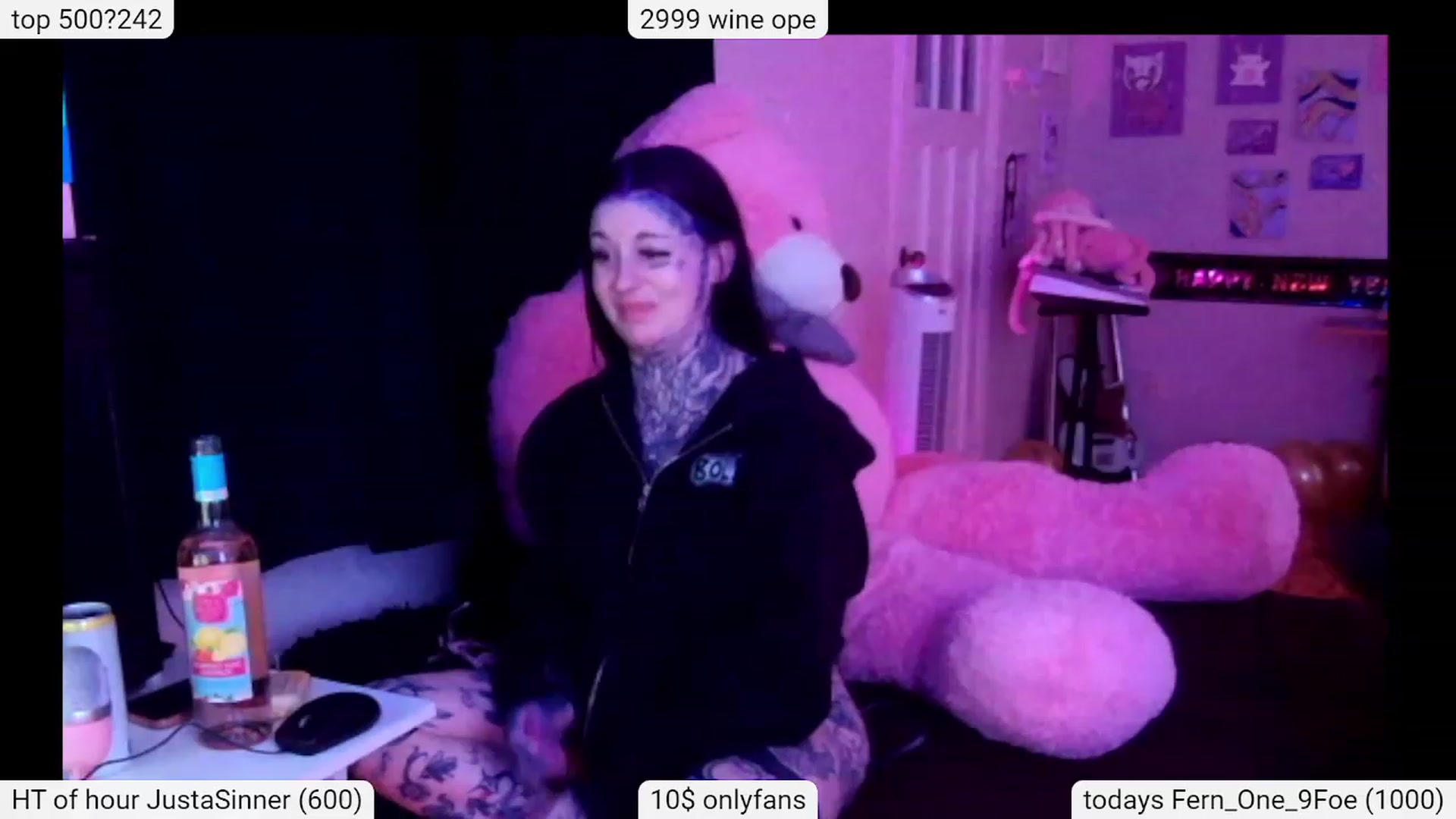Gallery image thumbnail from Tattoobambi's myfreecams stream on, 12/28/2023, 08:06 image 11 of 20