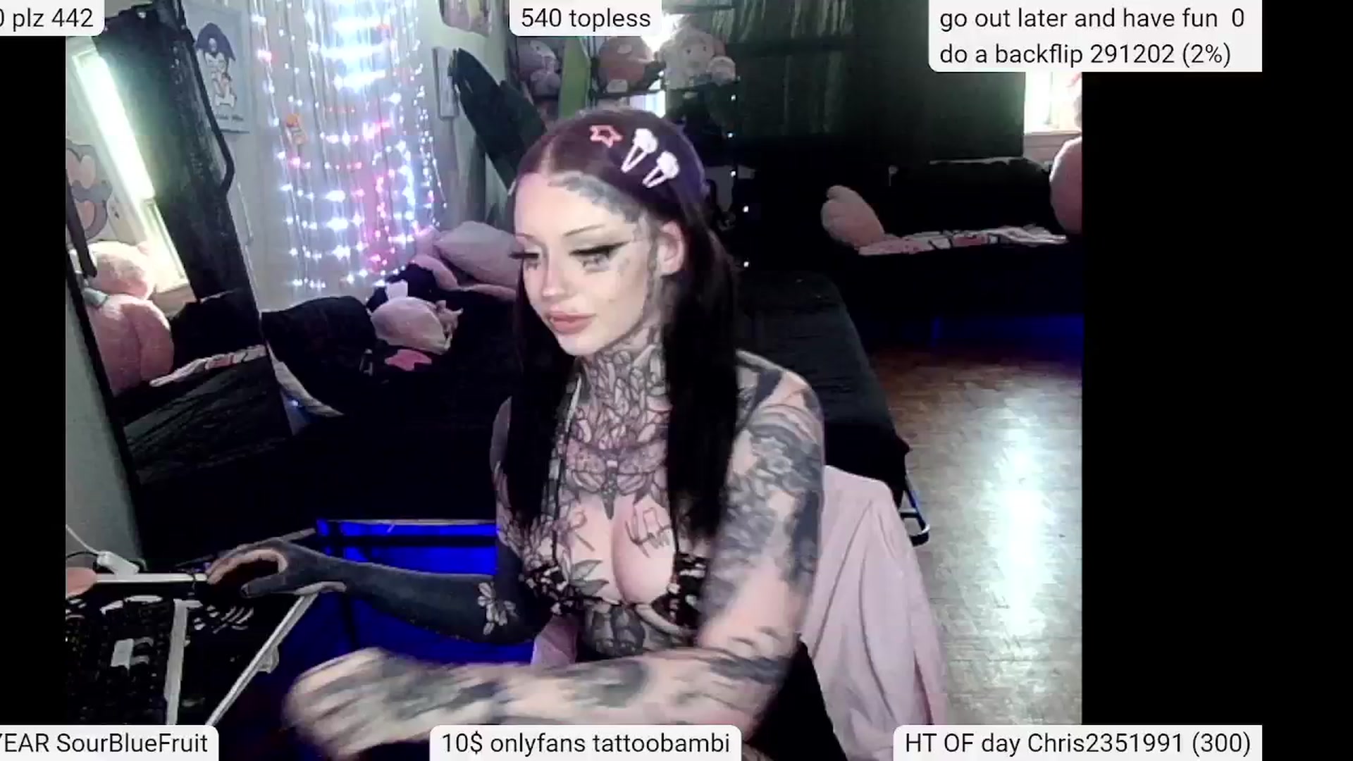 Gallery image thumbnail from Tattoobambi's myfreecams stream on, 05/26/2024, 24:05 image 8 of 20