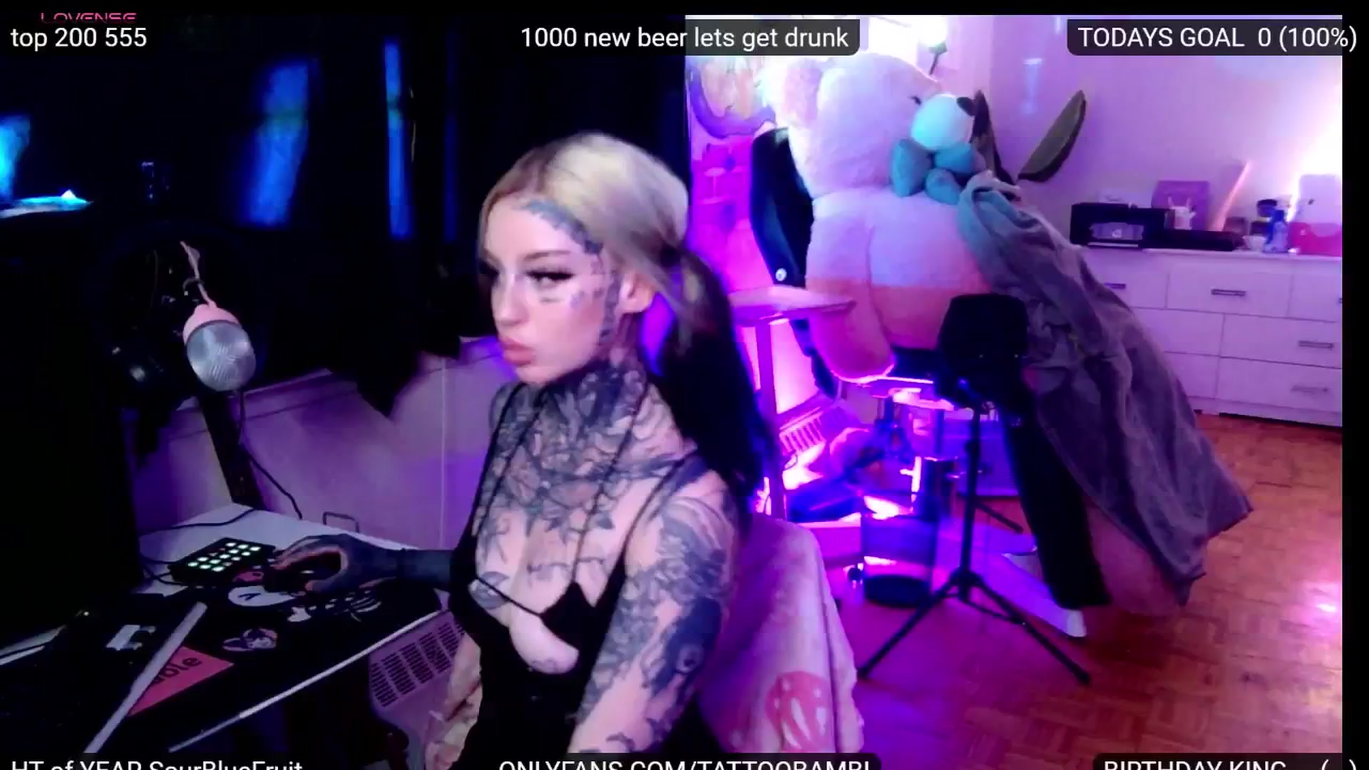 Gallery image thumbnail from Tattoobambi's myfreecams stream on, 07/14/2024, 23:08 image 1 of 20