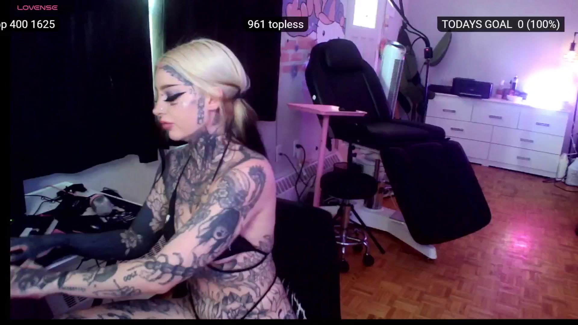 Gallery image thumbnail from Tattoobambi's myfreecams stream on, 08/22/2024, 22:20 image 6 of 20