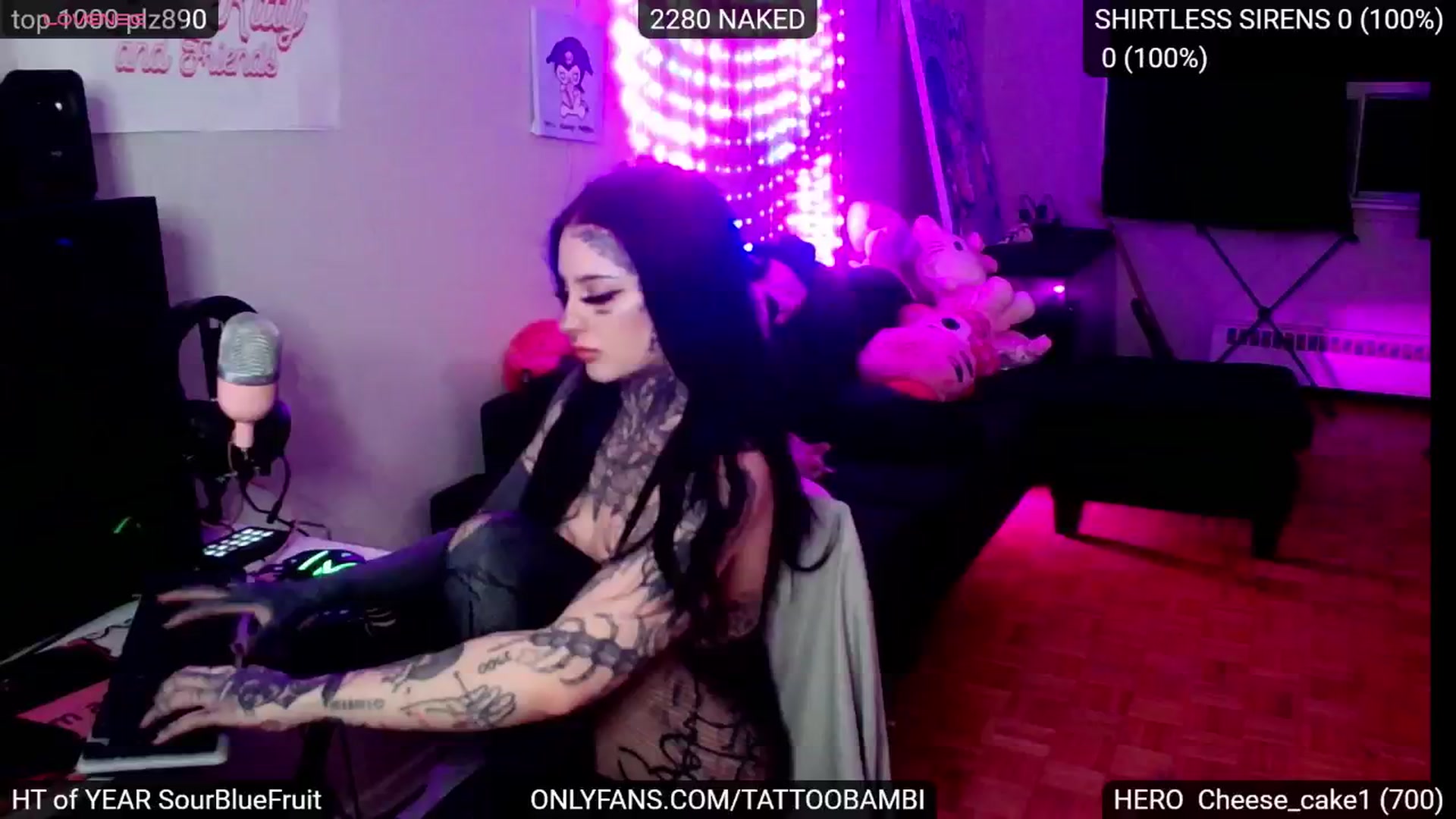 Gallery image thumbnail from Tattoobambi's myfreecams stream on, 11/13/2024, 02:38 image 12 of 20