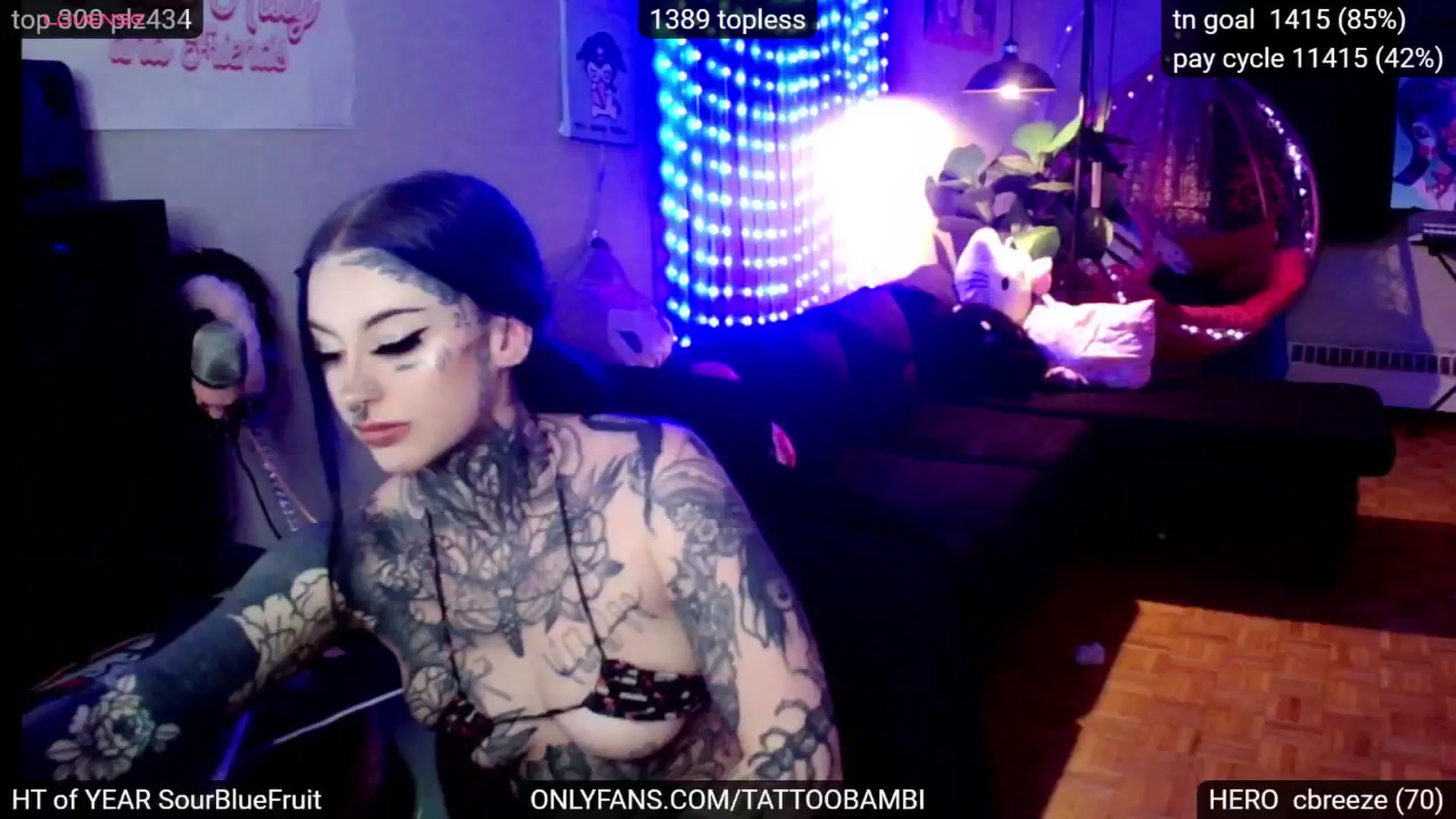 Gallery image thumbnail from Tattoobambi's myfreecams stream on, 12/20/2024, 24:37 image 15 of 20