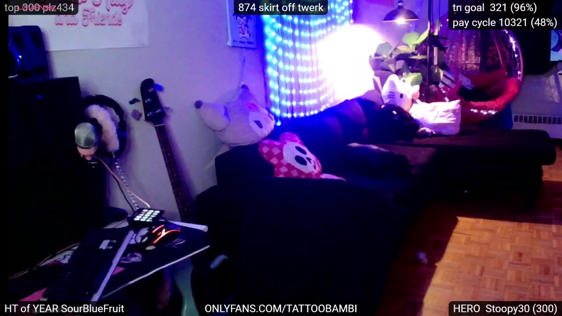Gallery image thumbnail from Tattoobambi's myfreecams stream on, 12/20/2024, 02:47 image 15 of 20