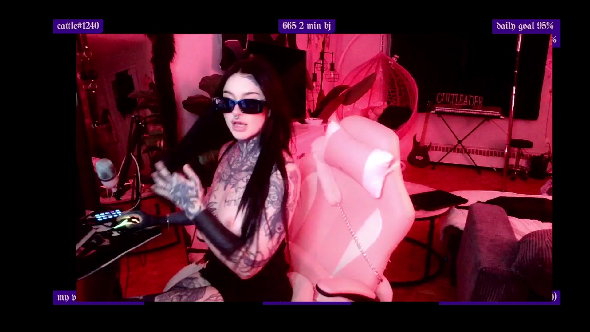 Gallery image thumbnail from Tattoobambi's myfreecams stream on, 03/14/2025, 24:02 image 17 of 20