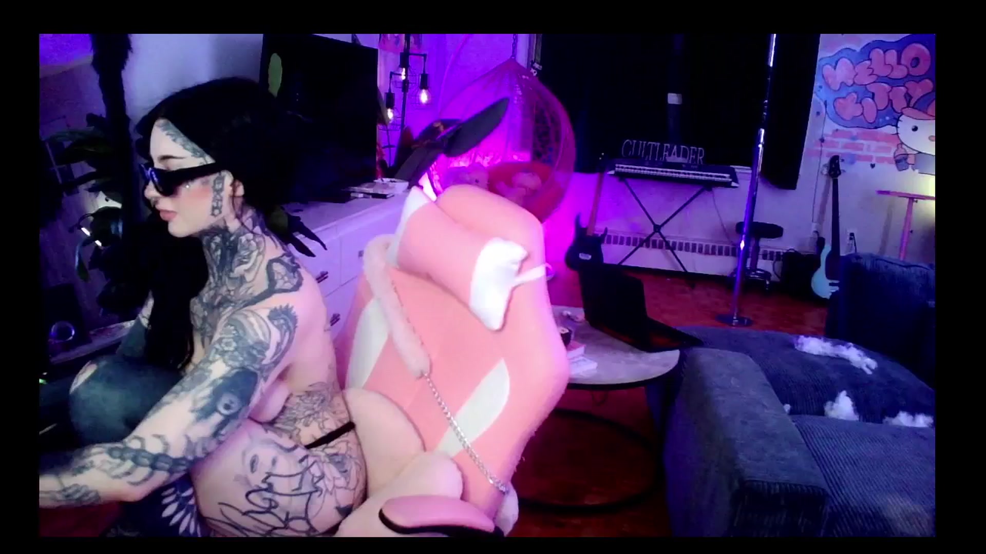 Gallery image thumbnail from Tattoobambi's myfreecams stream on, 03/28/2025, 04:39 image 11 of 20